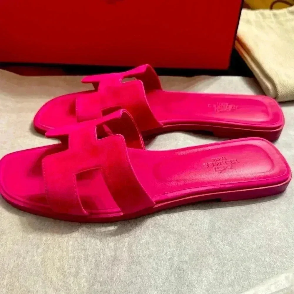 HERMES ROSE FUCHSIA SUEDE GOATSKIN ORAN  SANDAL’s
Sz38 - Picture 7 of 10